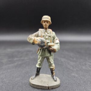 Elastolin - Heer Sanitäter mit Feldflasche und Stahlhelm
