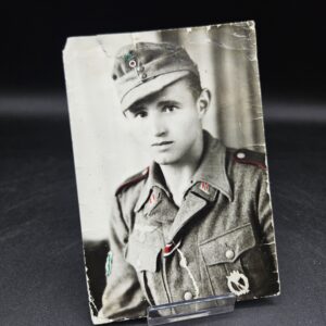 Portrait picture of a Gebirgsjäger in ww2