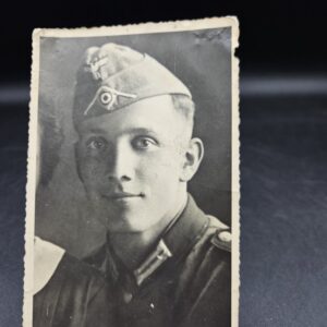 Postcard picture of a german soldier in ww2 - Heer
