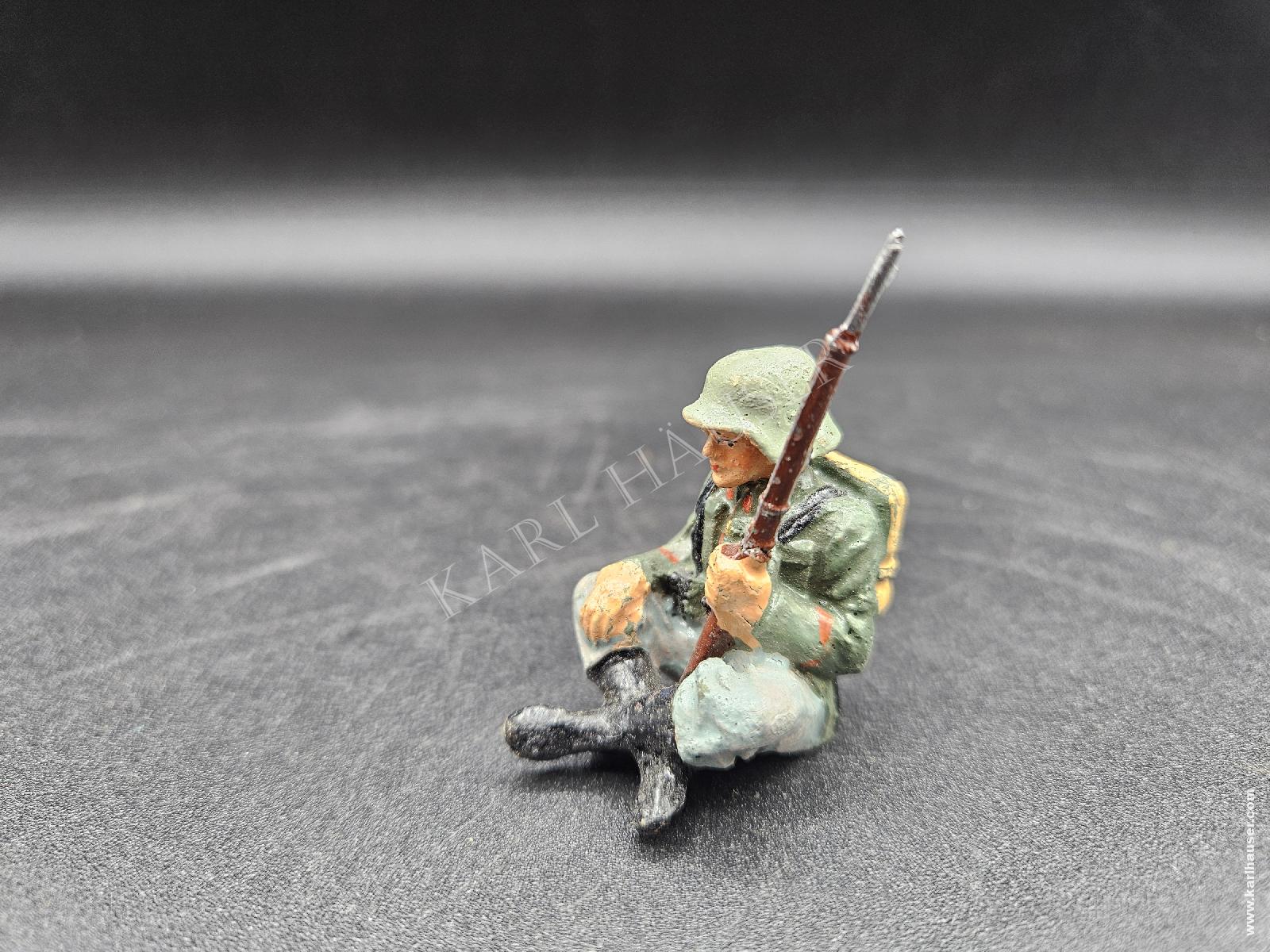 Art.  elastolin-heer-soldat-sitzend