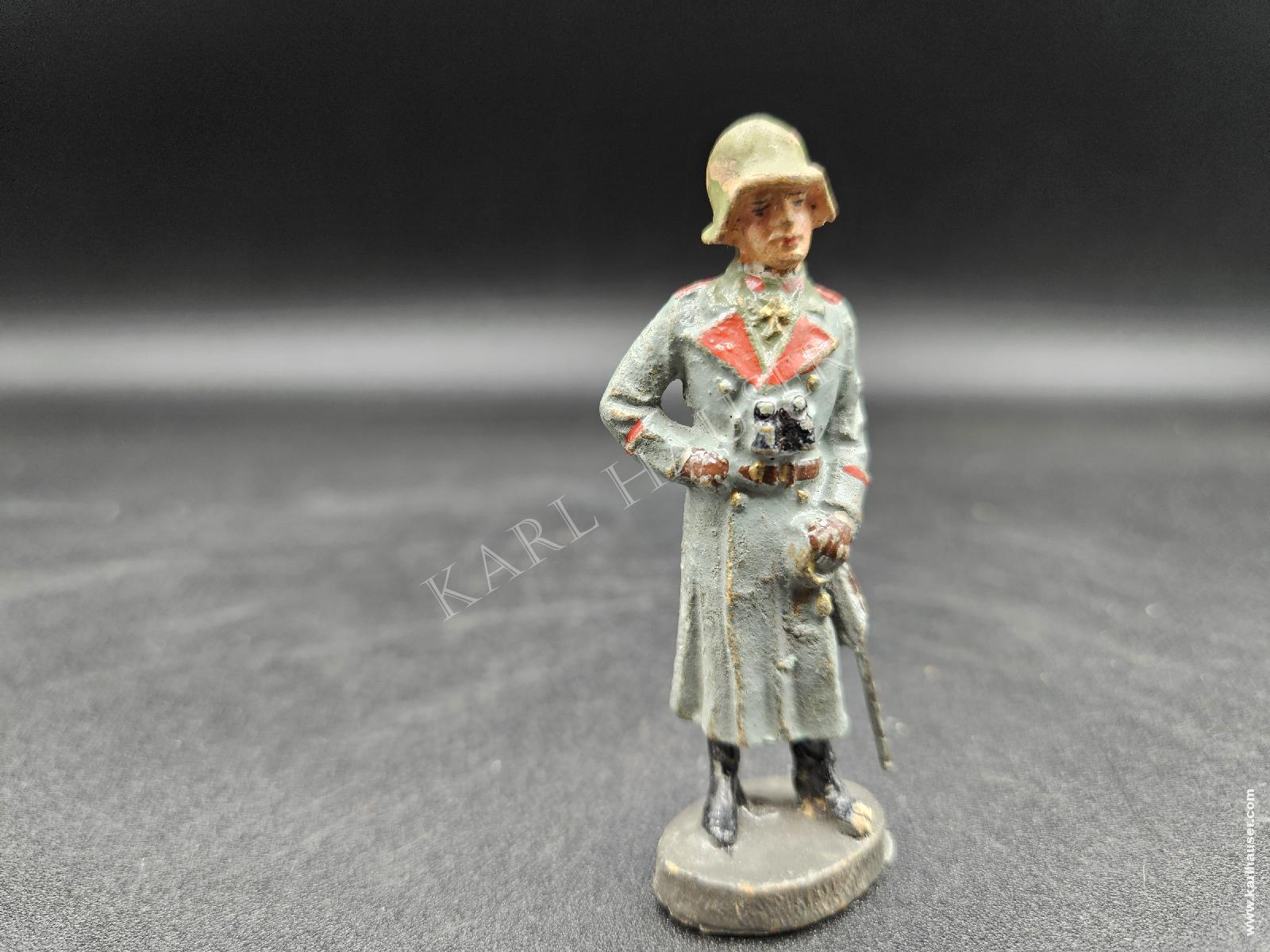 Art.  general-feldmarschall-with-helmet