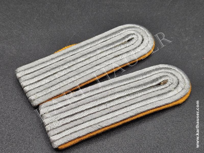 Art.  german-post-war-shoulder-boards