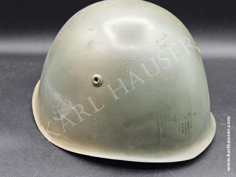 Art.  italian-ww2-m33-camo-helmet-shades-of-badges