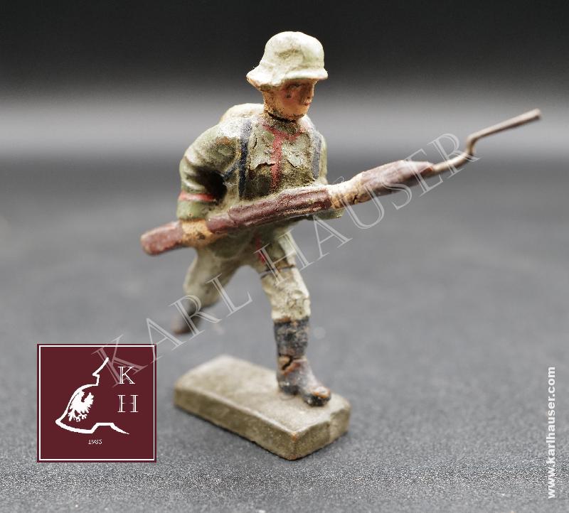 Art.  lineol-german-soldier-runninig
