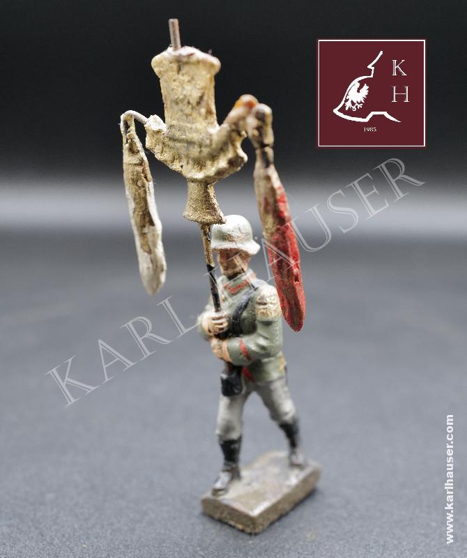 Art.  lineol-german-toy-soldier-marching-with-jingling-johnny