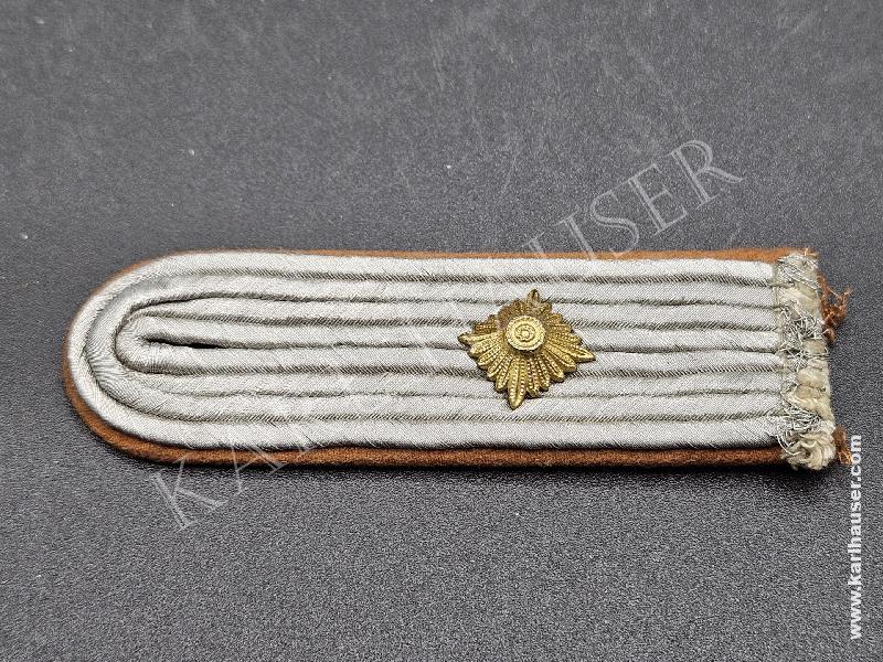 Art.  luftwaffe-einzel-schulterstucke-fur-einen-oberleutnant-der-luftnachrichten
