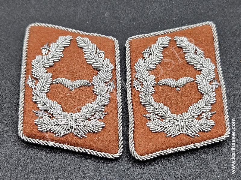 Art.  luftwaffe-paar-kragenspiegel-fur-einen-major-der-luftnachrichten