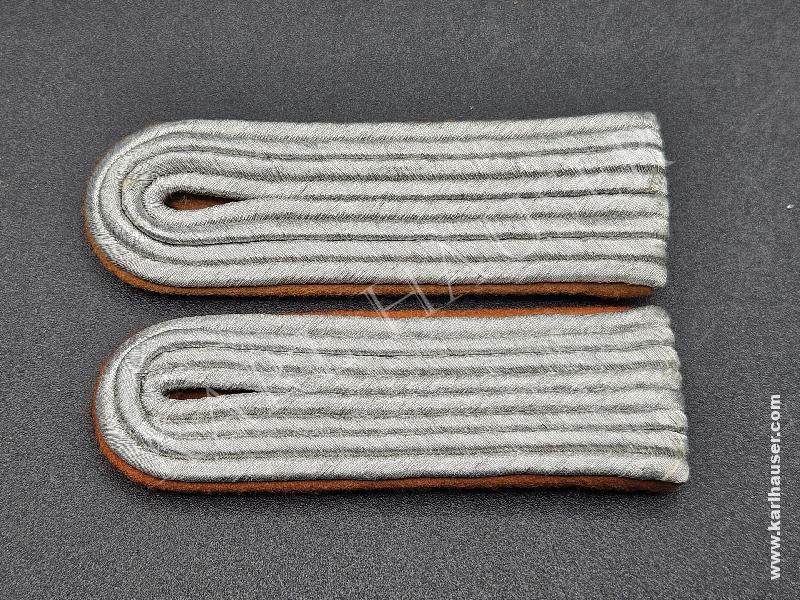Art.  luftwaffe-paar-schulterstucke-fur-einen-leutnant-der-luftnachrichten