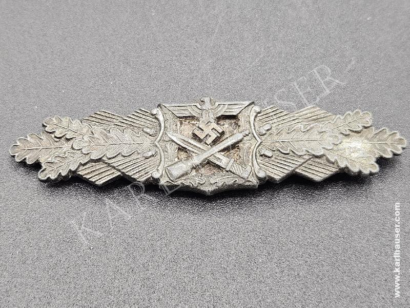 Art.  nahkampfspange-in-bronze-hersteller-jfs-fec-we-peekhaus-berlin-haken-repariert