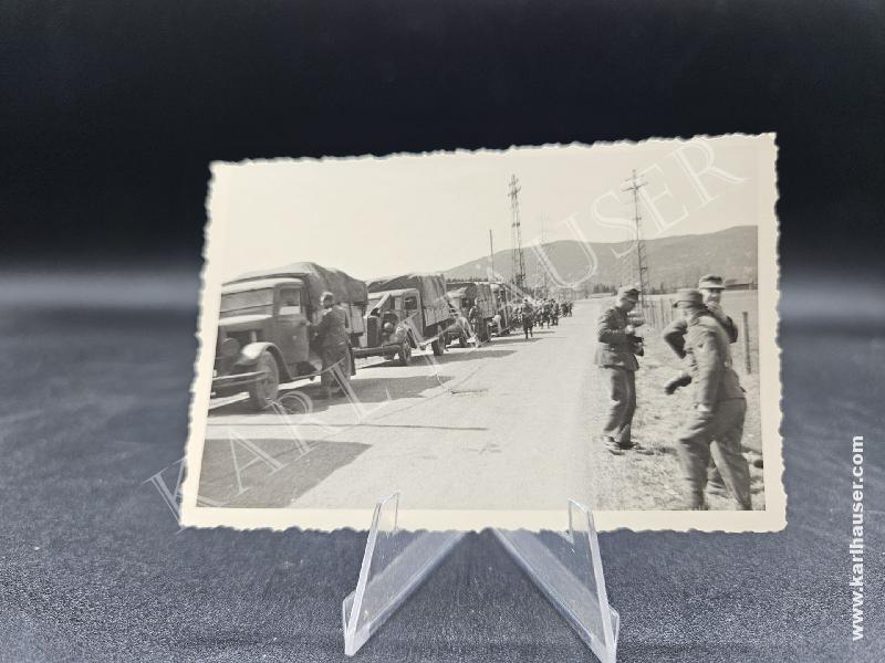 Art.  picture-of-a-german-line-of-military-vehicles