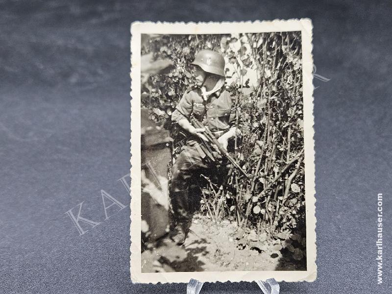 Art.  picture-of-a-german-soldier-wearing-the-helmet