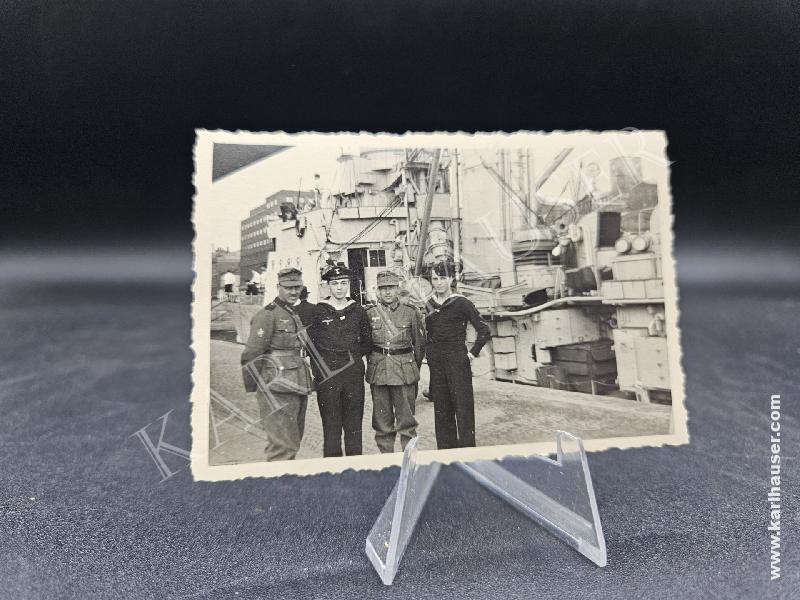 Art.  picture-of-a-group-of-german-mountain-troop-and-kriegsmarine-soldiers
