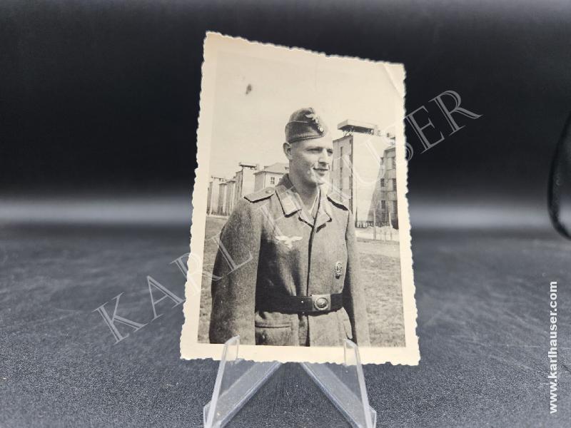 Art.  picture-of-a-luftwaffe-soldier-wearing-a-sportabzeichen