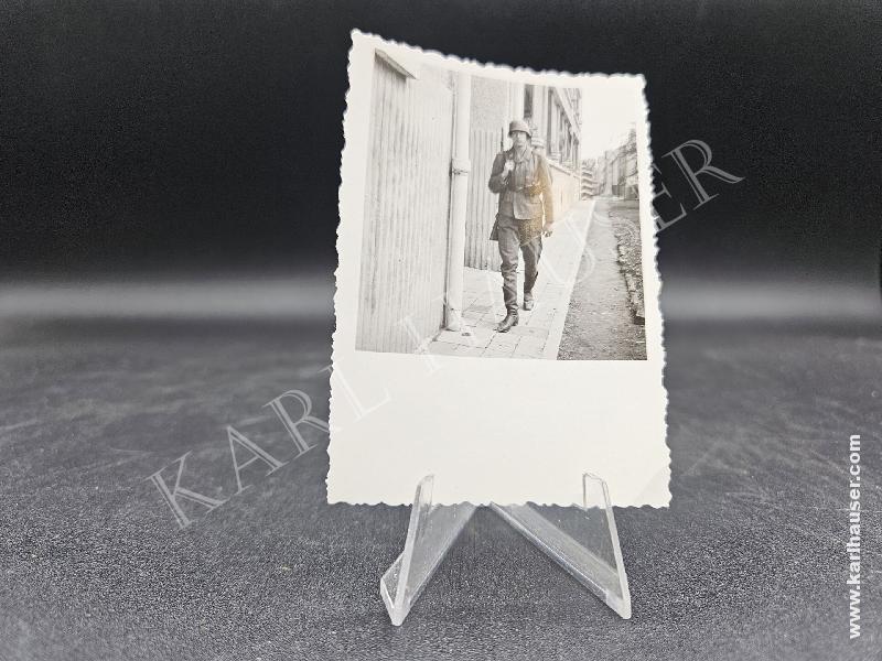 Art.  picture-of-a-luftwaffe-soldier-with-sportabzeichen