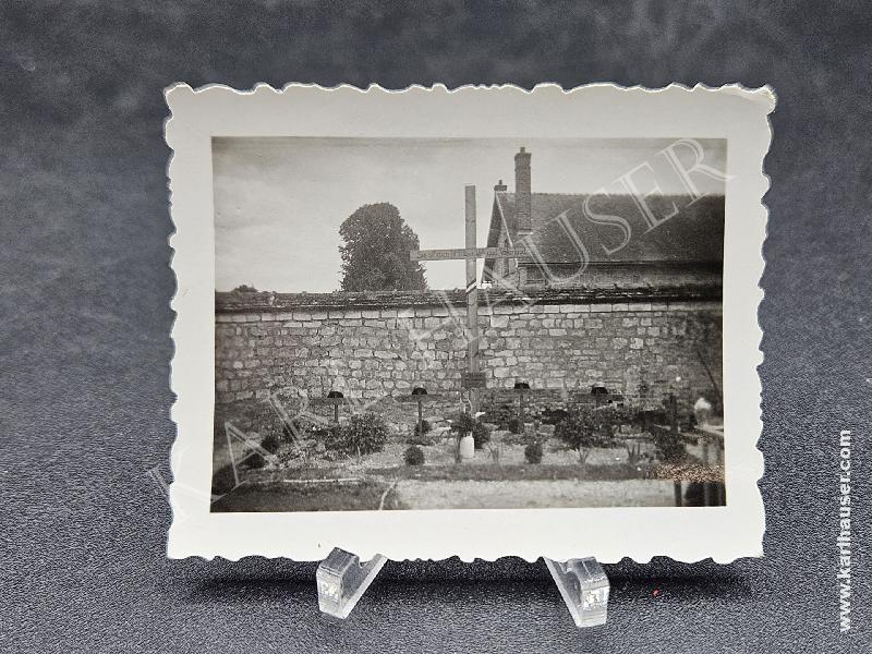 Art.  picture-of-a-military-cemetery-fiedhof