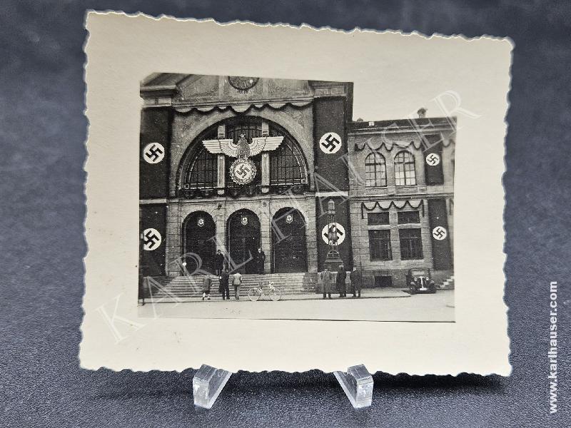 Art.  picture-of-german-ns-building-during-ww2