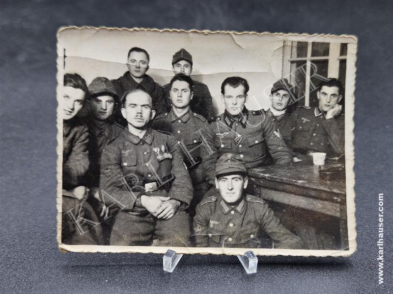 Art.  picture-of-of-a-group-of-german-soldiers