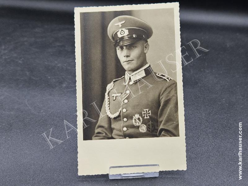 Art.  portrait-of-a-german-officer-in-waffenrock-mit-orden