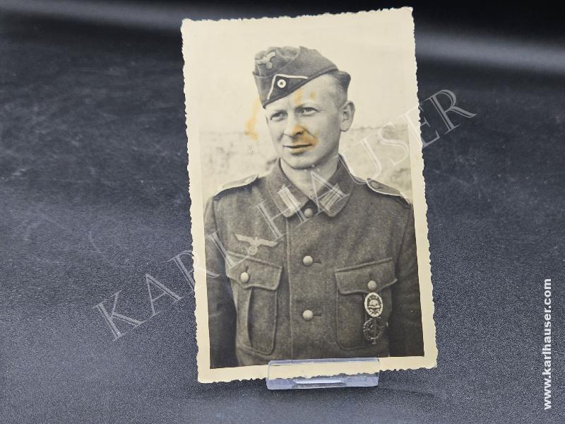Art.  portrait-of-a-german-soldier-awarded-of-sportabz-and-vwa