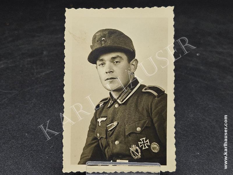 Art.  portrait-of-a-german-soldier-with-lots-of-decoratins-ek1-isa
