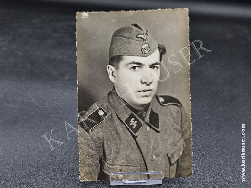 Art.  portrait-of-a-waffen-ss-mannschaft