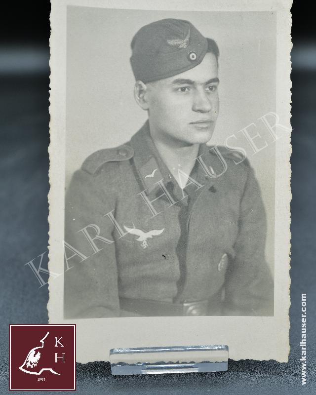 Art.  portrait-postcard-of-a-german-luftwaffe-soldier-in-ww2