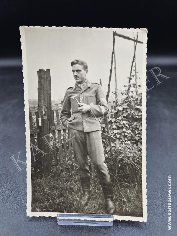 Art.  postcard-picture-of-a-german-soldier-in-ww2-luftwaffe-pilot-with-ek2