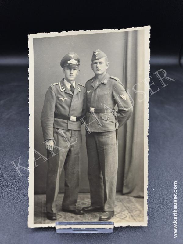 Art.  postcard-picture-of-two-german-soldiers-in-ww2-luftwaffe