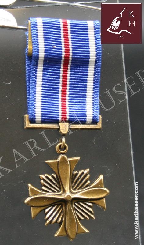 Art.  us-distinguished-flying-cross-dfc-small-size-mignon