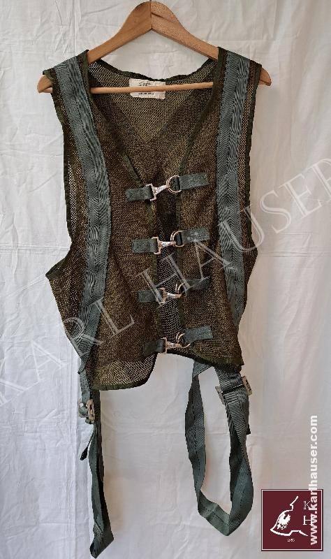Art.  us-military-aerial-green-safety-vest-assembly