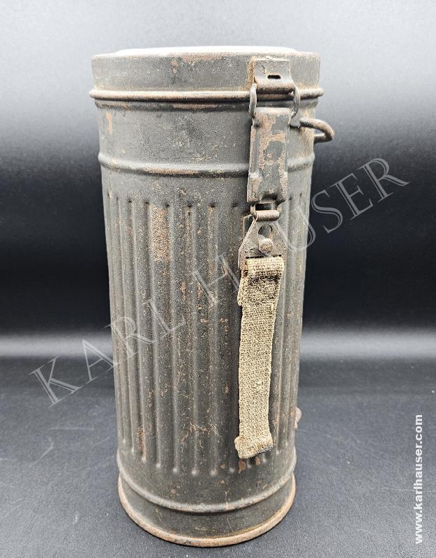 Art.  wehrmacht-gasmaske-dose-mit-originallack-model-long-case-1938-1945