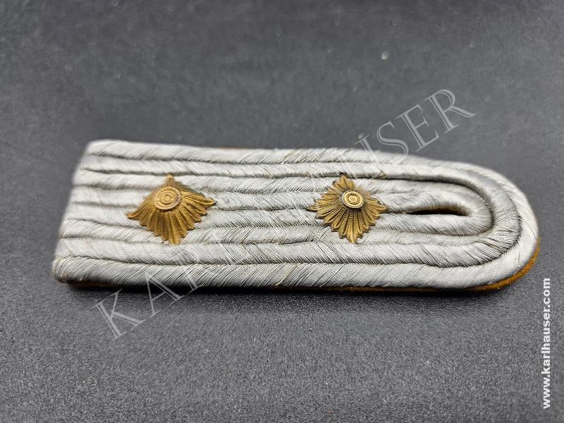 Art.  wehrmacht-heer-einzel-schulterstucke-fur-einen-hauptmann-der-kavallerie
