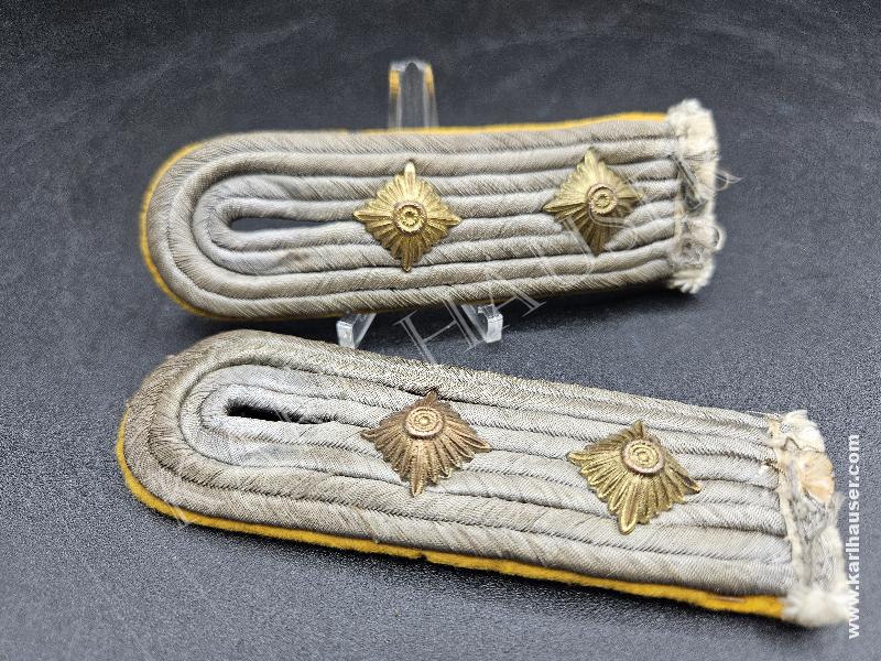 Art.  wehrmacht-heer-paar-schulterstucke-fur-einen-hauptmann-kavallerie