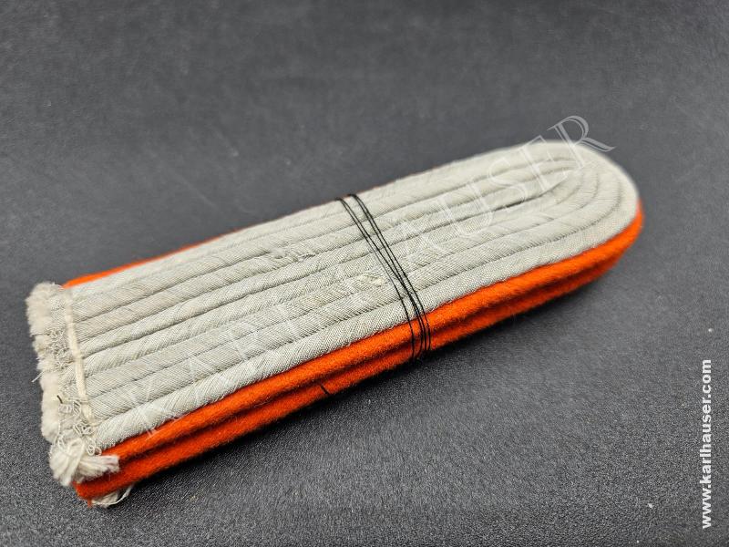 Art.  wehrmacht-heer-paar-schulterstucke-leutnant-feldgendarmerie